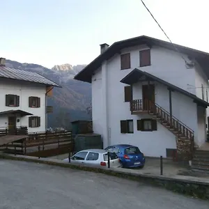 https://flora-quinz.hotelinveneto.com